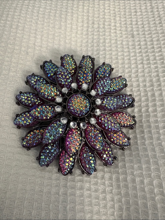 None Accessories - Iridescent Purple Flower Brooch Pin - Women's Hair Accessory
